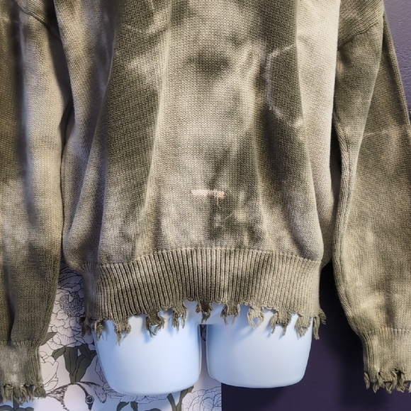 Fantastic Fawn Olive Distressed V-Neck Sweater - Picture 5 of 8